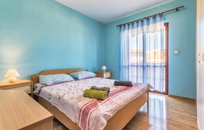 6 quartos, Wi-Fi de cortesia, roupa de cama