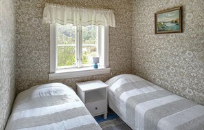 2 bedrooms, travel cot, free WiFi