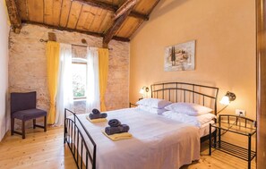 4 quartos, Wi-Fi de cortesia, roupa de cama