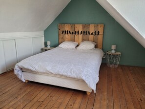 3 chambres, bureau, lit de bébé portatif, accès au Wi-Fi (inclus)