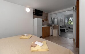3 Schlafzimmer, Reisekinderbett, kostenloses WLAN, Bettwäsche
