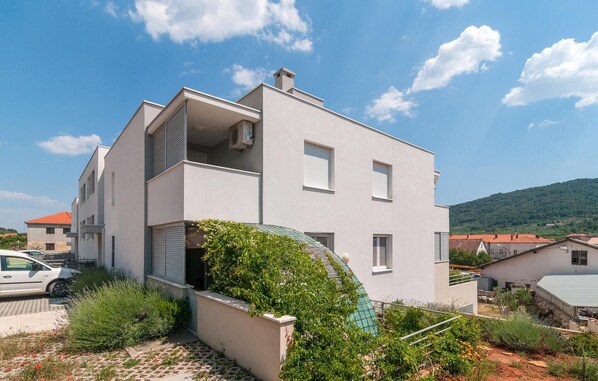 Exterior - Nice apartment in Stari Grad with WiFi (Stari Grad)