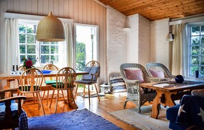 Dining - Cozy home in Reksteren with house sea view (Reksteren)