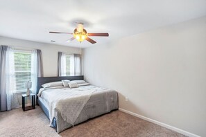 3 bedrooms, iron/ironing board, WiFi, bed sheets