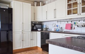 Refrigerador, horno, parrilla de estufa y lavavajillas 