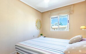 2 habitaciones, tabla de planchar con plancha y wifi gratis 