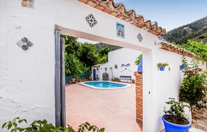 Property grounds - Gorgeous home in Rute (Rute)