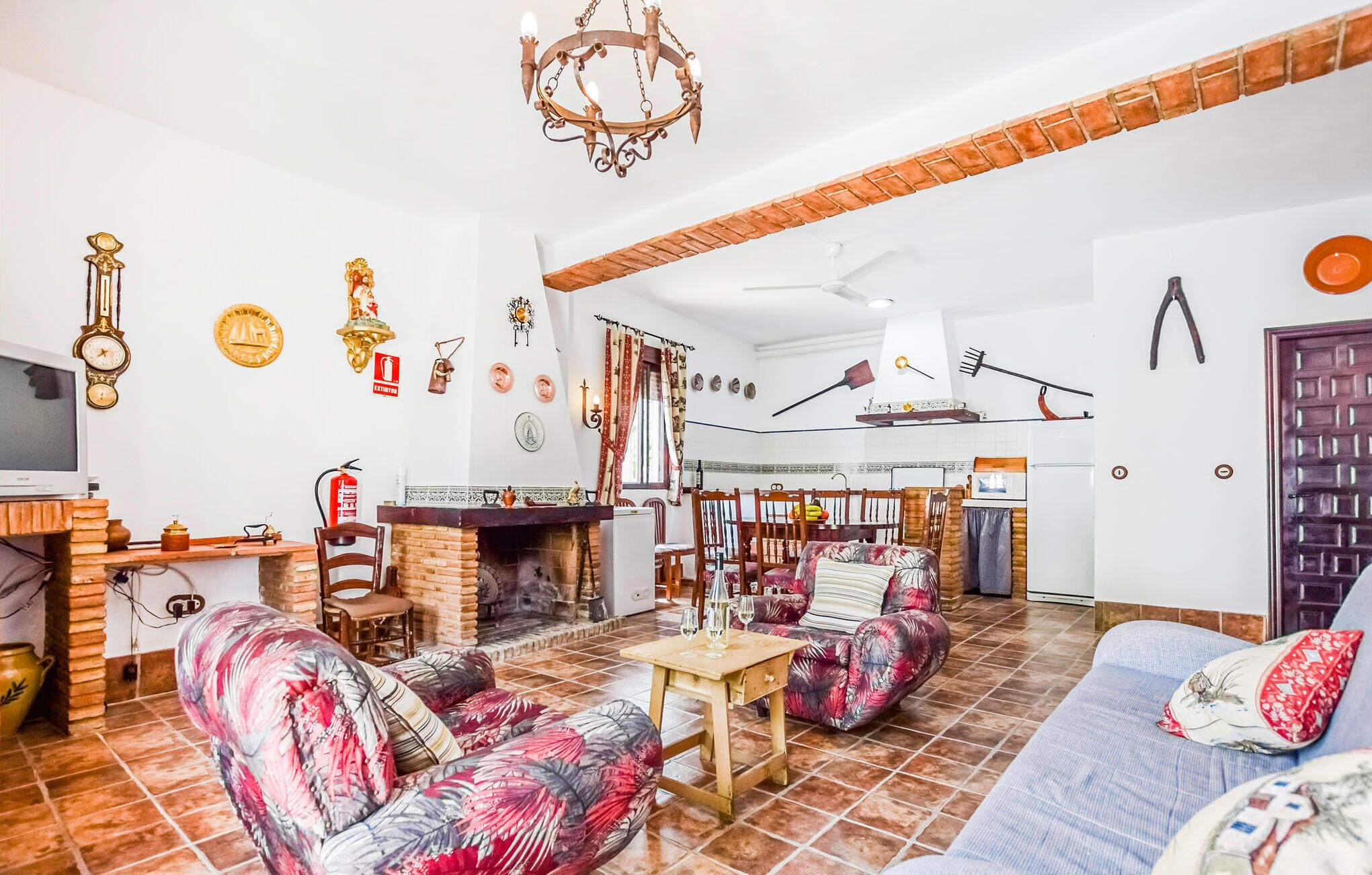 智能电视、壁炉