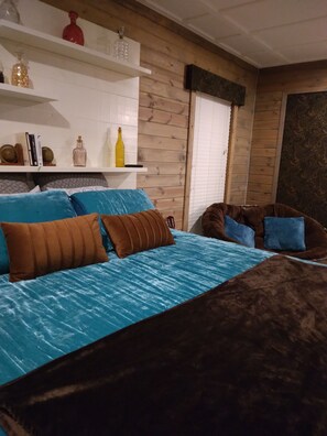 4 camere, una scrivania, ferro/asse da stiro, Wi-Fi gratuito