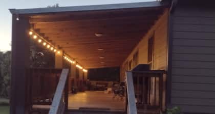 Peaceful Victoria Home ,7min from Downtown , EV Charger