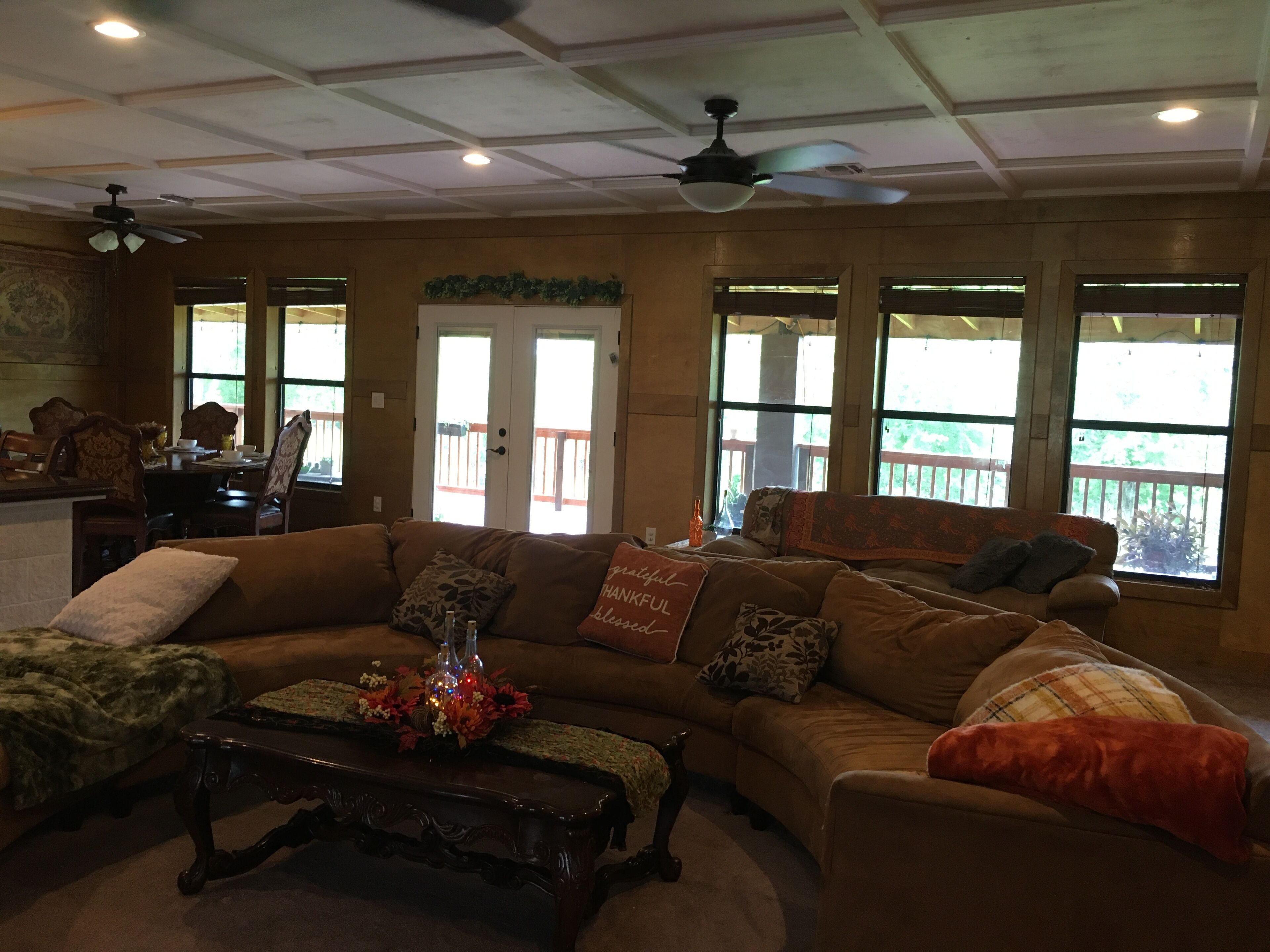 スマートテレビ、書庫、書斎 / ワークスペース、PC モニター