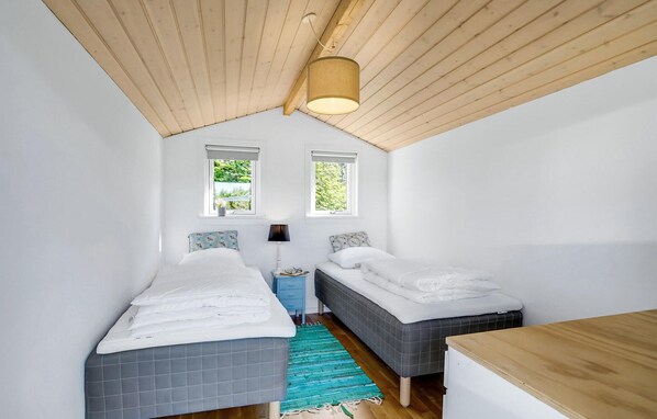 2 bedrooms