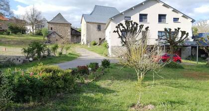 Air-conditioned country house with swimming pool Domaine de Moïse