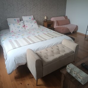 4 habitaciones, tabla de planchar con plancha y wifi gratis 