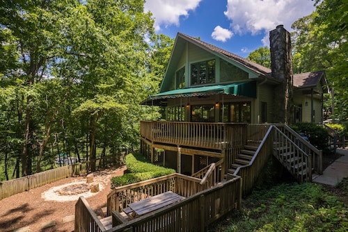 Clemson Hartwell Lake House, 5 kings, pvt dock, Discounted spring rates for 2026
