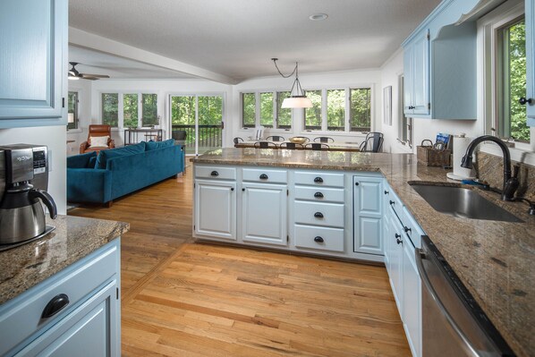 المنشأة من الداخل