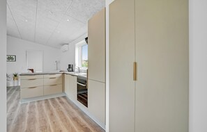 Interior - Amazing home in Spøttrup with WiFi (Spøttrup)