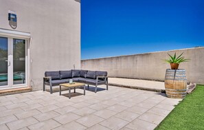 Terrace/patio - Amazing home in Nîmes (Nîmes)