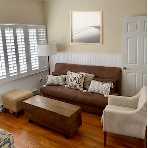 Smart TV, books, stereo, printers