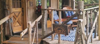 Paradise on the Mighty Fraser River surrounded by woodland gardens.