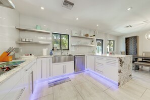 Fridge, microwave, stovetop, dishwasher - Upscale Home w/ Hot Tub: Walk to Pompano Beach! (Pompano Beach)