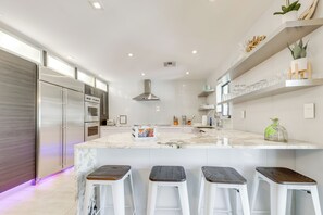Fridge, microwave, stovetop, dishwasher - Upscale Home w/ Hot Tub: Walk to Pompano Beach! (Pompano Beach)