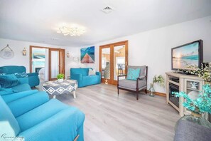 TV, fireplace, offices