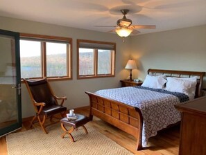 5 bedrooms, desk, travel crib, free WiFi - THE BLISS-Lake & Mountain View’s, 5 bedrooms 3 1/2 bathrooms in Lake Harmony. (Lake Harmony)