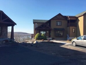 Exterior - THE BLISS-Lake & Mountain View’s, 5 bedrooms 3 1/2 bathrooms in Lake Harmony. (Lake Harmony)