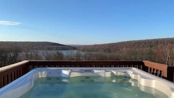 Bain à remous extérieur