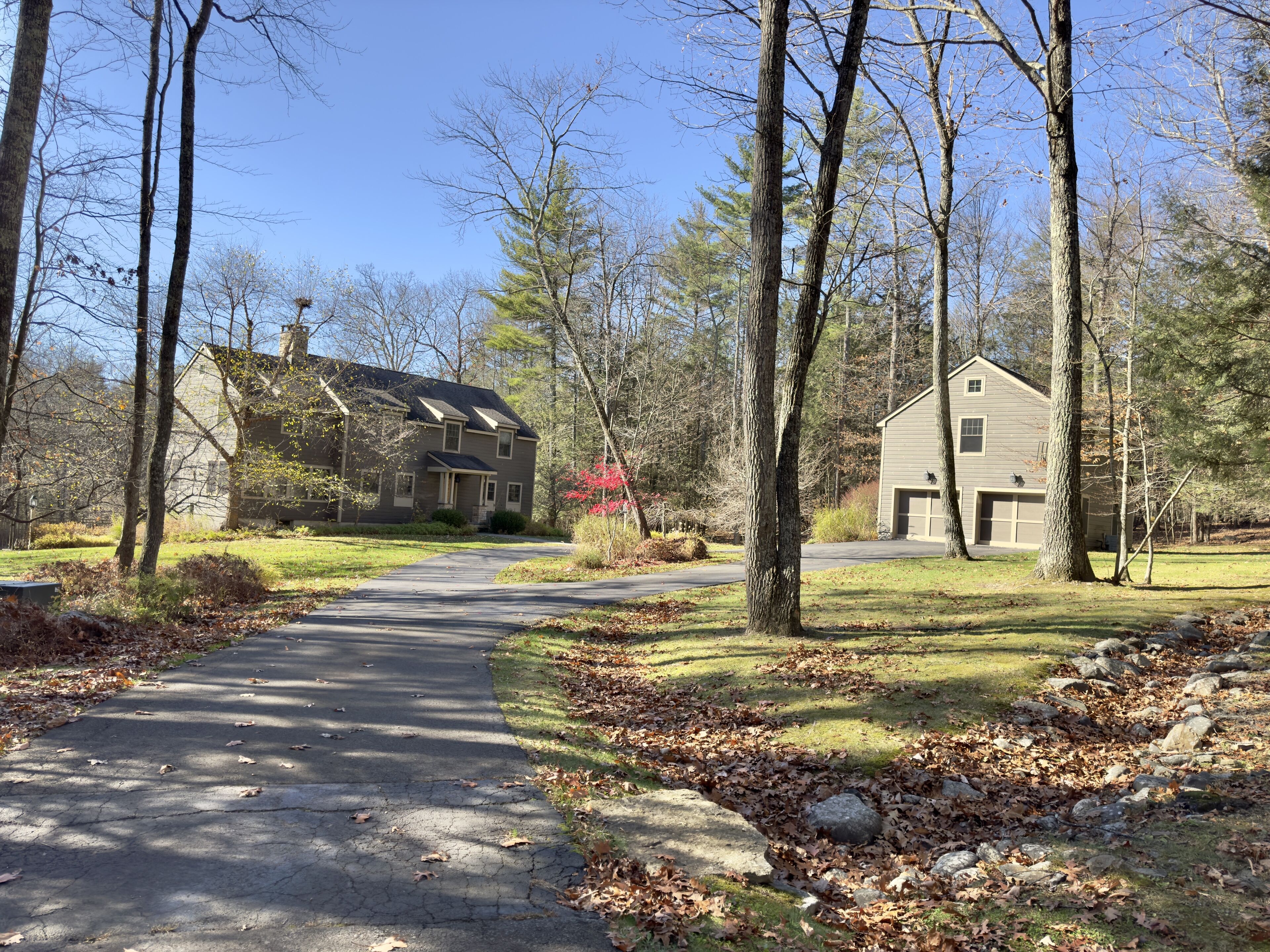 Luxe Hudson Valley getaway with pool, sauna, and double porch