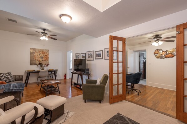 Smart TV, DVD player, offices