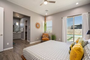 4 dormitoris, escriptori, planxa i posts de planxar i wifi 