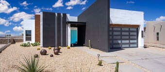 Midcentury Modern Oasis Eastside 4 Bed 3.5 Bath