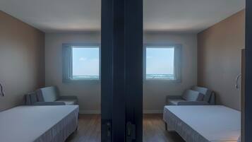 Habitación, 2 camas matrimoniales, habitaciones conectadas | Wifi gratis y ropa de cama