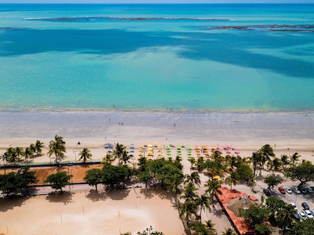 Exterior. ibis budget Maceió Pajuçara