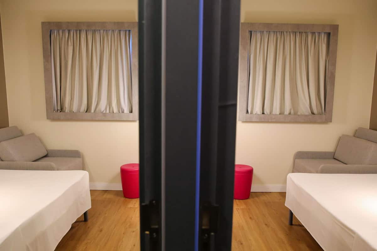 Wifi gratis y ropa de cama