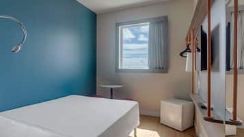 Quarto executivo, 1 cama de casal (with Minibar) | Wi-Fi de cortesia, roupa de cama