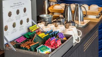 Buffet déjeuner servi tous les jours en supplément