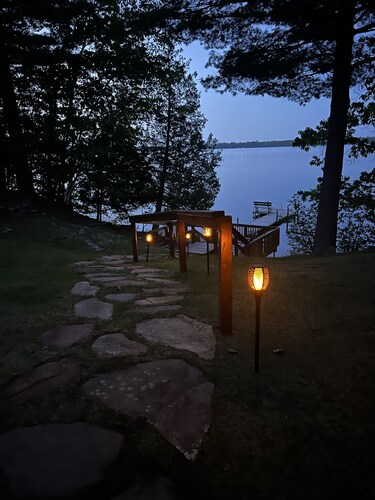 Lakeside Lodge Vacation Rental. See discounts below for less than 12 people.