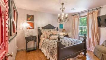 6 bedrooms, free WiFi