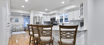 5 ⭐️ Luxury Lake Home