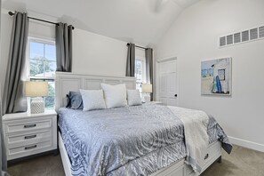 5 bedrooms, iron/ironing board, free WiFi, bed sheets