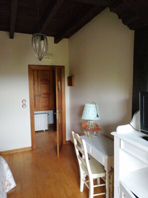 Miscellaneous - Posada el Jardin de Angela (Santander)