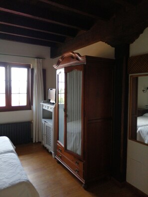 1 bedroom - Posada el Jardin de Angela (Santander)