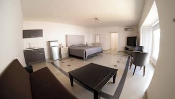 Room, 1 Bedroom, Smoking, Patio | Living area