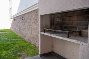 Room, 1 Bedroom, Smoking, Patio | BBQ/picnic area