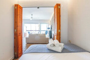 Apartment, 2 Bedrooms, Ocean View - Newly Renovated Beachfront Apartment Ideally Located in Penelope (Sitges)