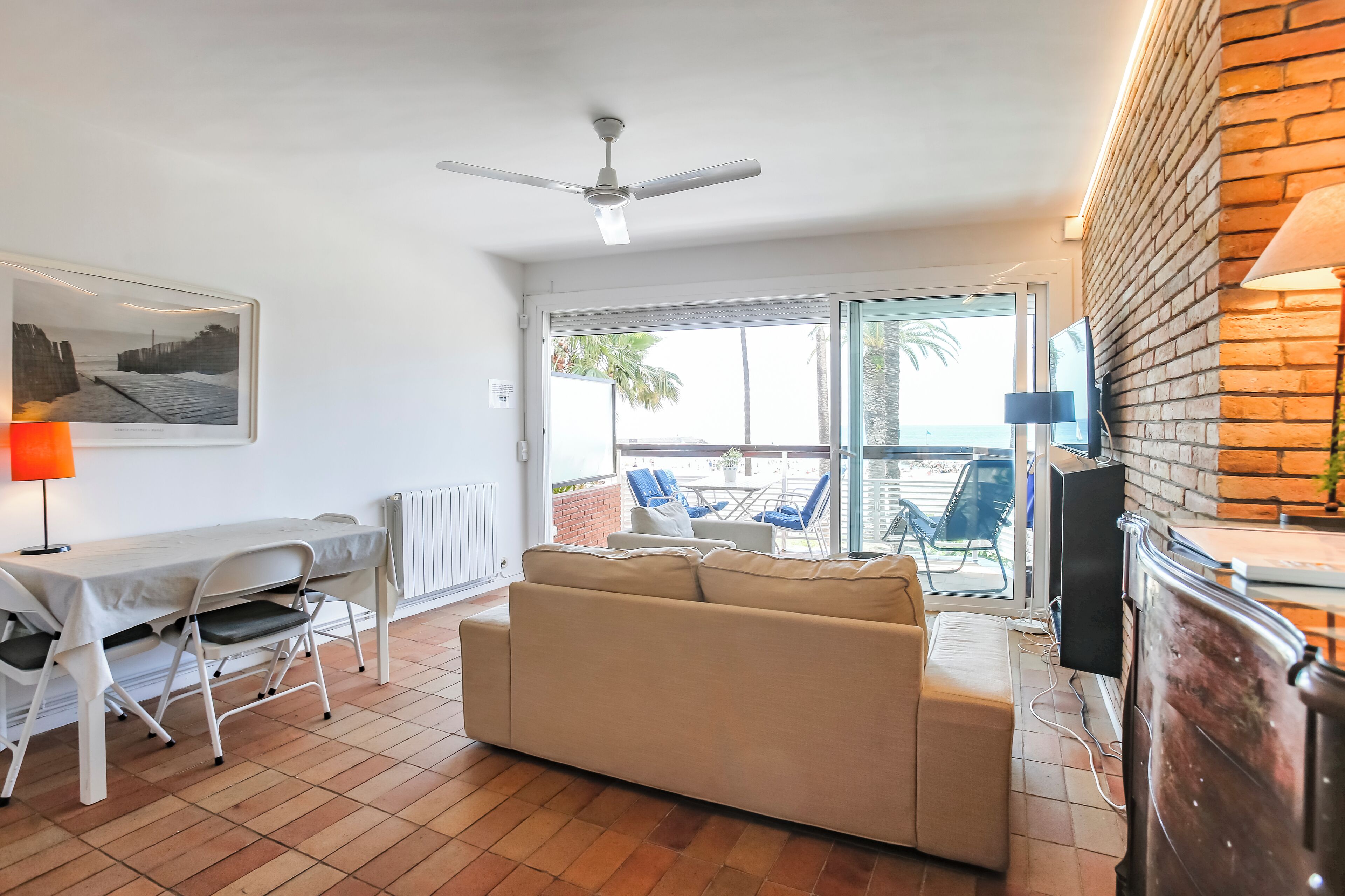 Apartment, 2 Bedrooms, Ocean View | Living area