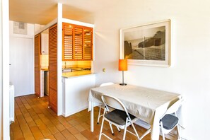 Apartment, 2 Bedrooms, Ocean View | Dining - Newly Renovated Beachfront Apartment Ideally Located in Penelope (Sitges)